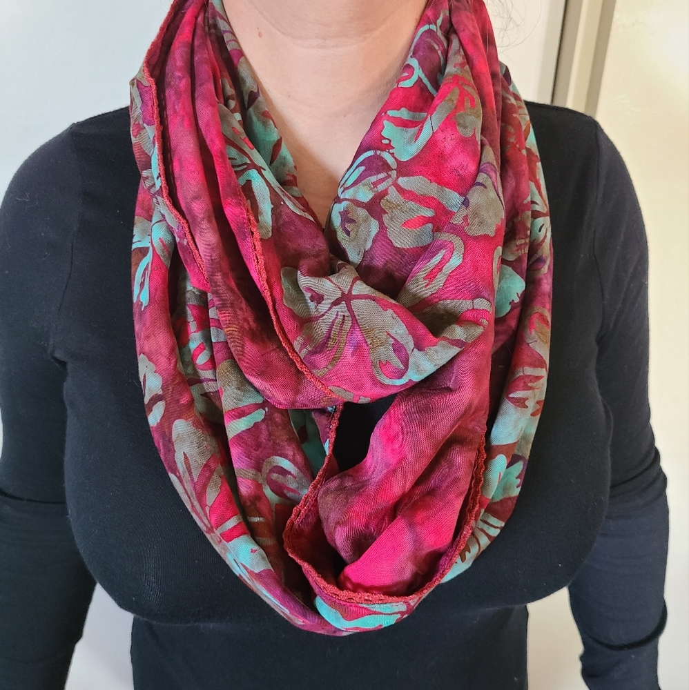 Infinity scarf, reverseable